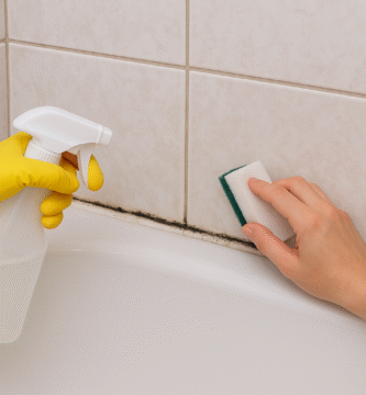 quitar moho de la silicona en baño