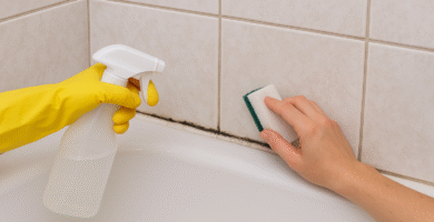 quitar moho de la silicona en baño