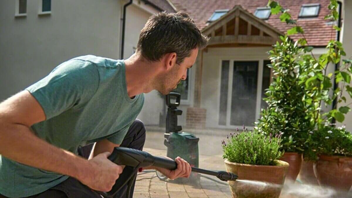 Bosch UniversalAquatak 135